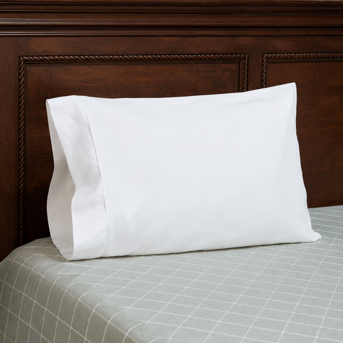 Moisture-wicking cooling pillowcase for night sweats